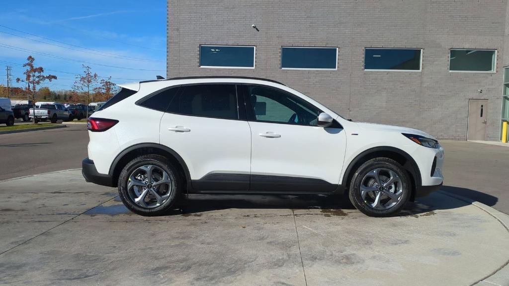 new 2025 Ford Escape car, priced at $33,054