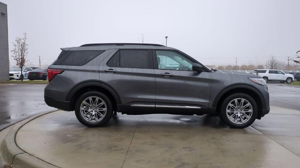 new 2025 Ford Explorer car, priced at $44,706