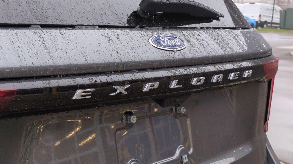 new 2025 Ford Explorer car, priced at $44,706