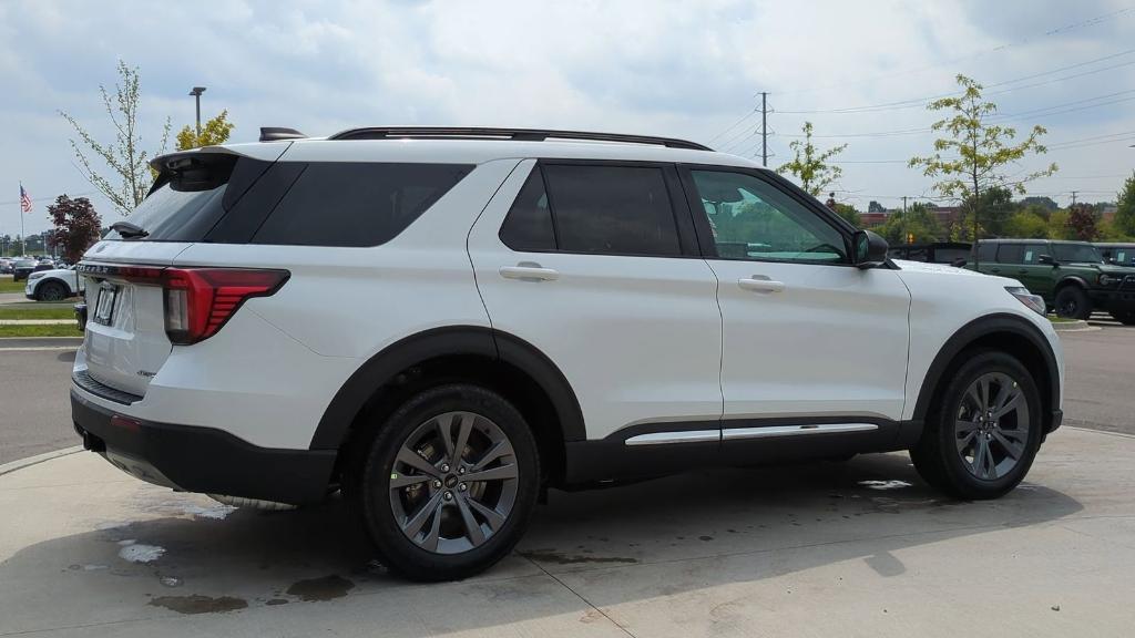 new 2025 Ford Explorer car, priced at $45,238