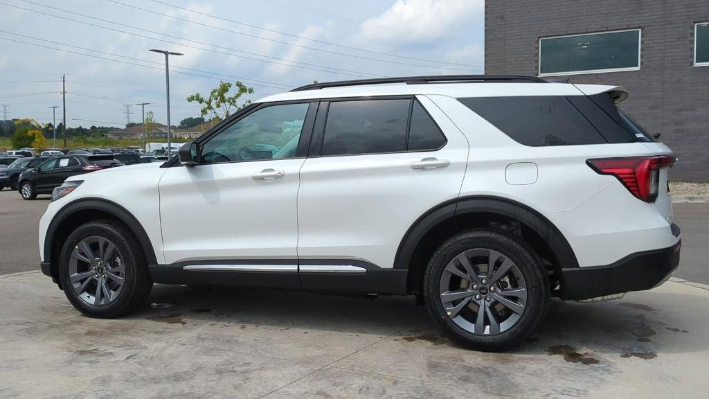 new 2025 Ford Explorer car, priced at $45,238