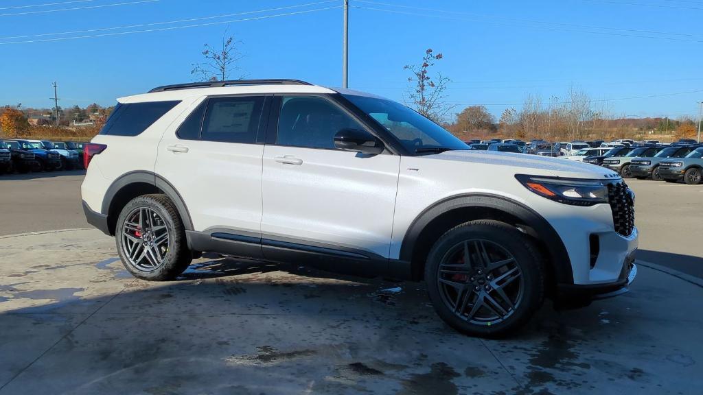 new 2025 Ford Explorer car, priced at $50,392