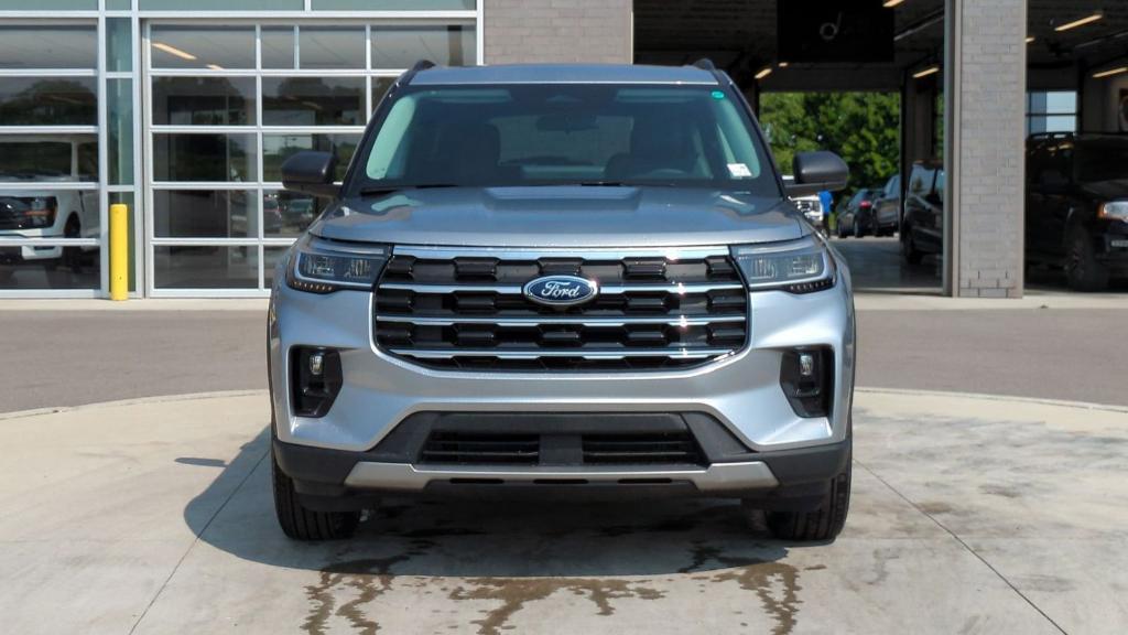 new 2025 Ford Explorer car, priced at $45,702