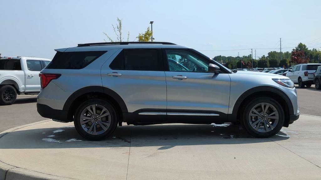 new 2025 Ford Explorer car, priced at $45,702