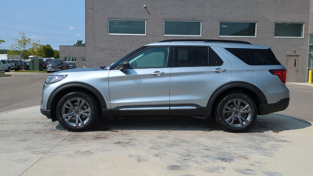 new 2025 Ford Explorer car, priced at $45,702