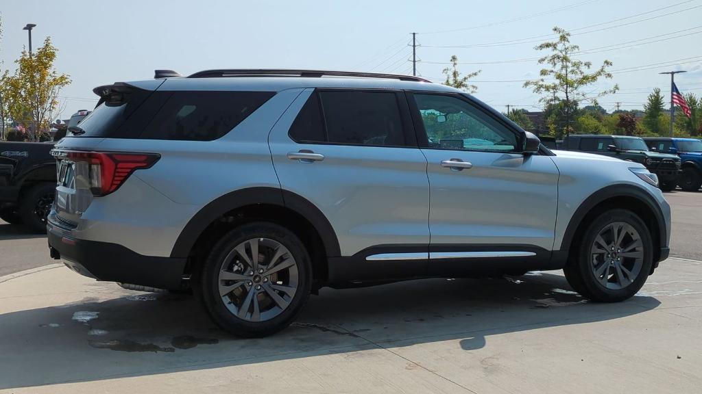 new 2025 Ford Explorer car, priced at $45,702