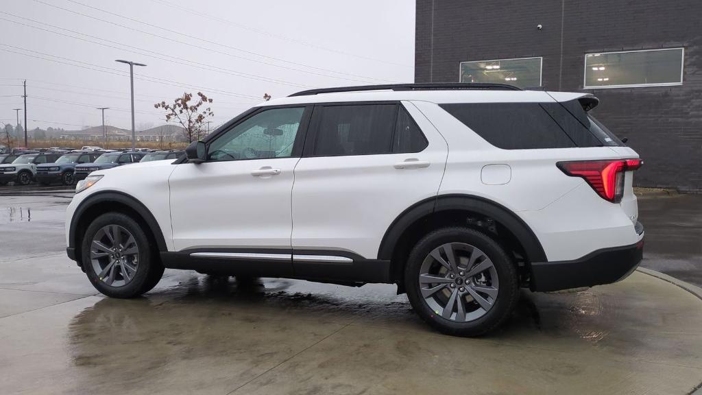 new 2025 Ford Explorer car, priced at $43,991