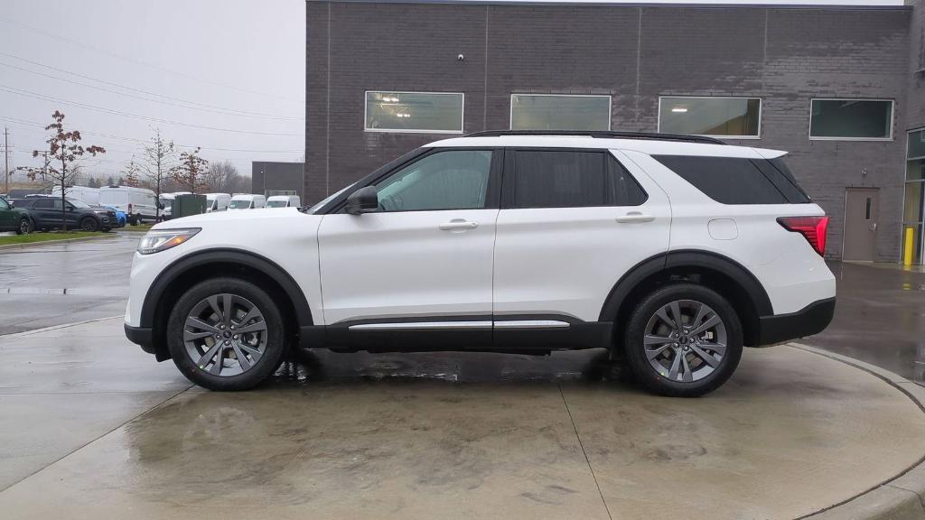 new 2025 Ford Explorer car, priced at $43,991