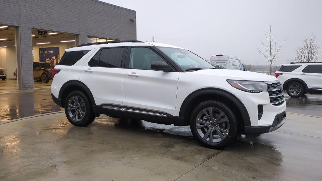 new 2025 Ford Explorer car, priced at $43,991