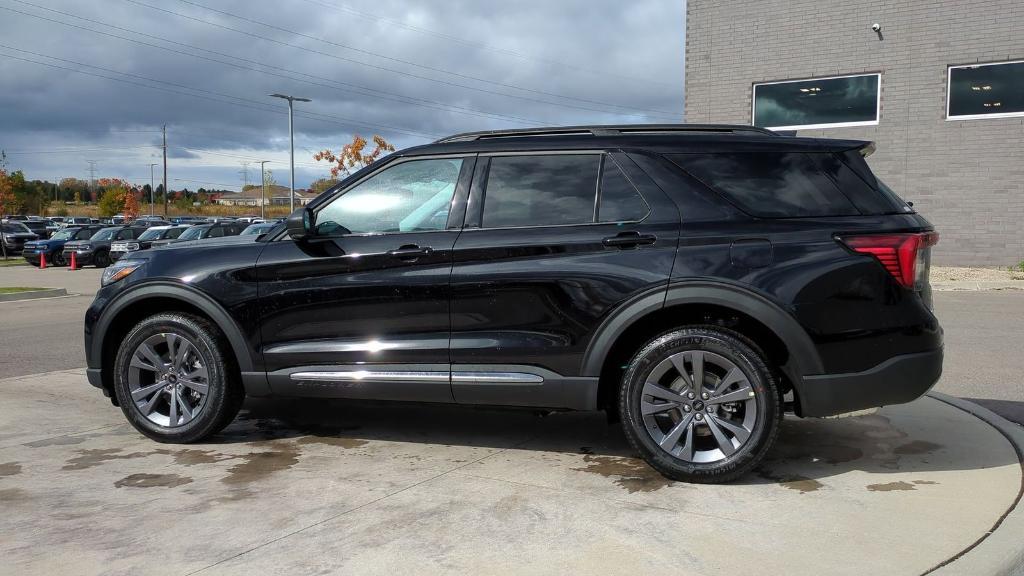 new 2025 Ford Explorer car, priced at $44,525