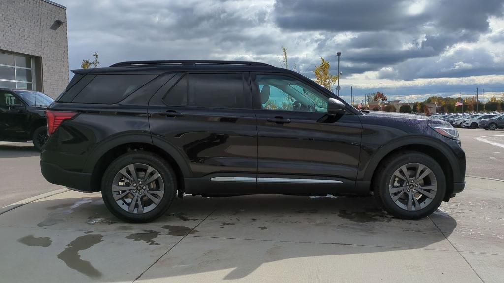 new 2025 Ford Explorer car, priced at $44,525