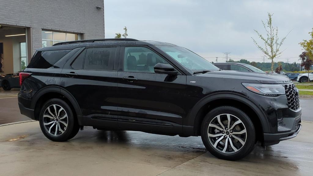 new 2025 Ford Explorer car, priced at $44,621