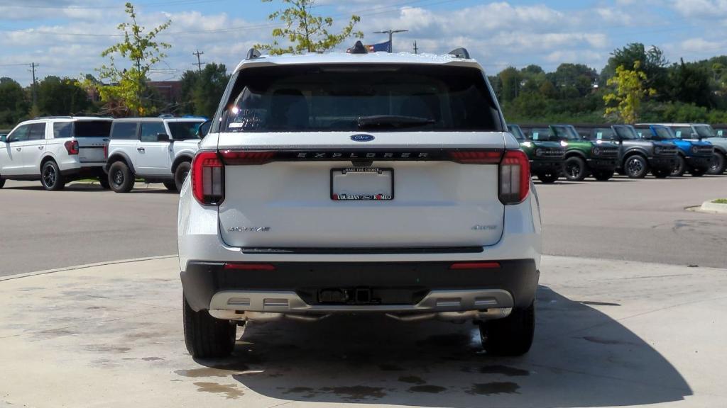 new 2025 Ford Explorer car, priced at $43,738