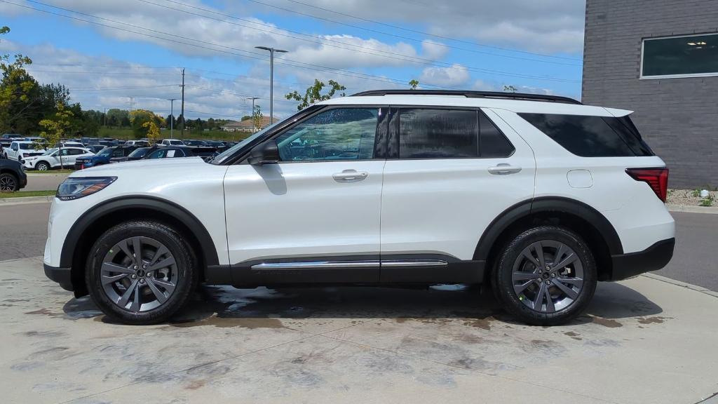 new 2025 Ford Explorer car, priced at $43,738