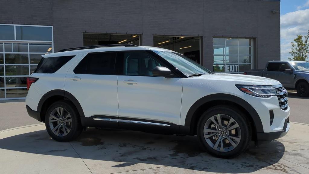 new 2025 Ford Explorer car, priced at $43,738