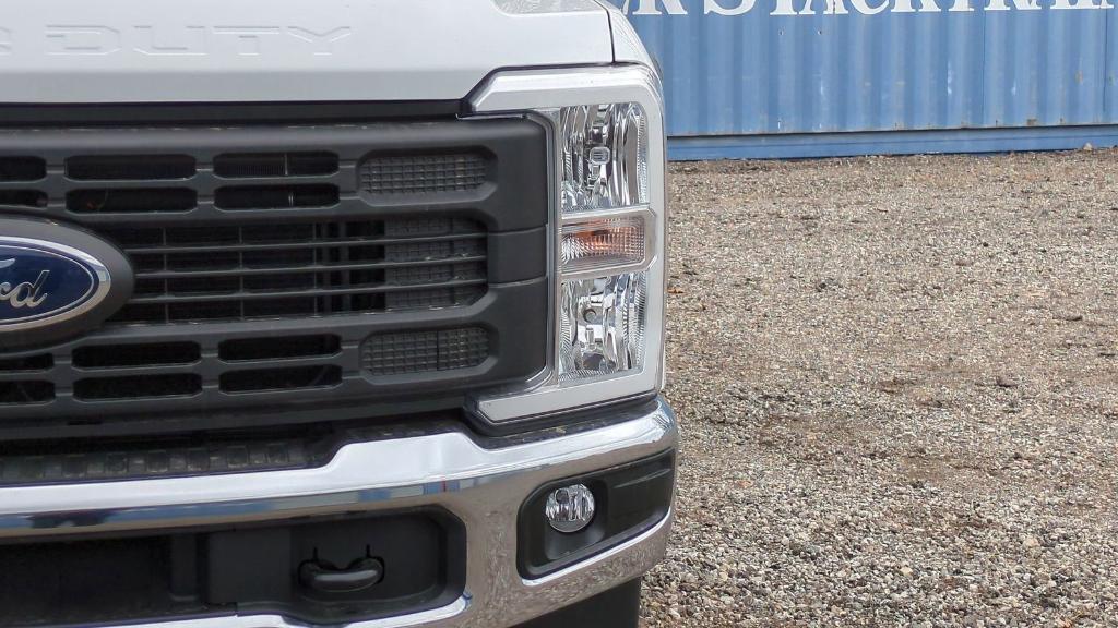 new 2024 Ford F-350 car, priced at $59,643