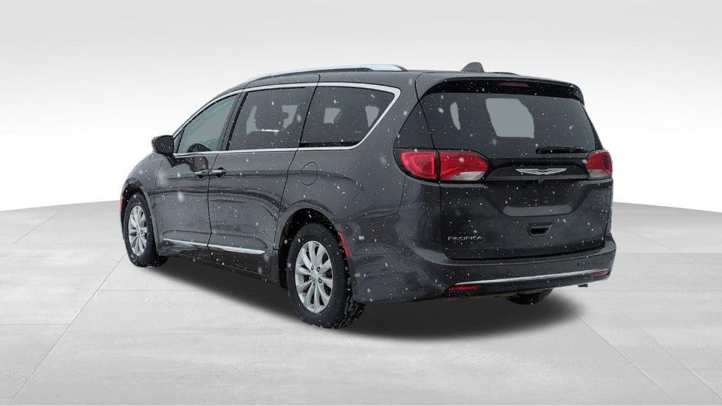 used 2018 Chrysler Pacifica car, priced at $14,995