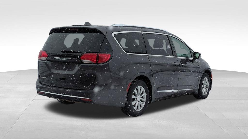 used 2018 Chrysler Pacifica car, priced at $14,995