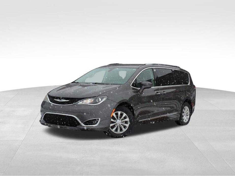 used 2018 Chrysler Pacifica car, priced at $14,995