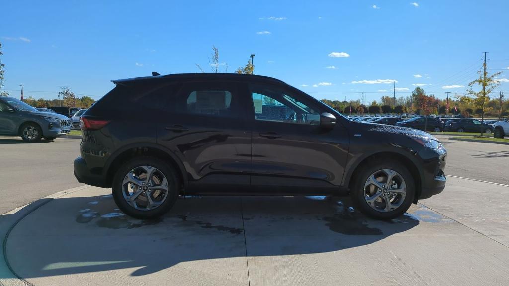 new 2025 Ford Escape car, priced at $31,952