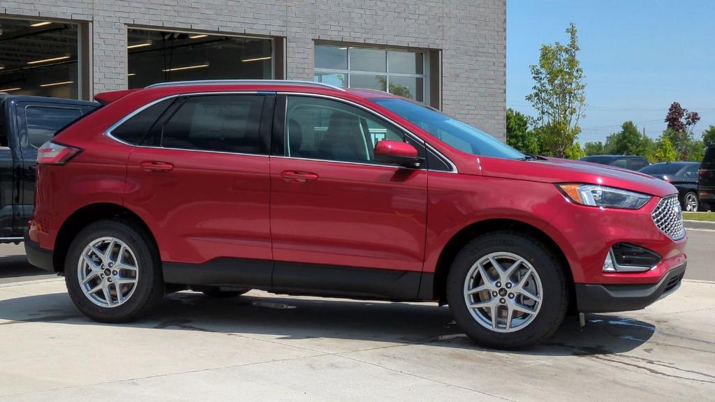 new 2024 Ford Edge car, priced at $35,911