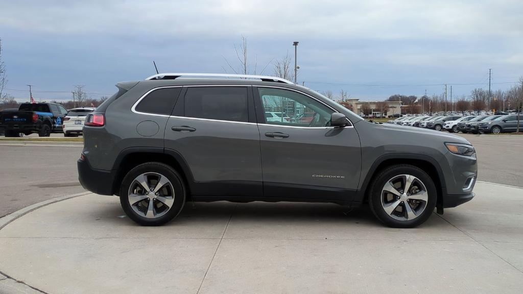 used 2019 Jeep Cherokee car, priced at $19,995