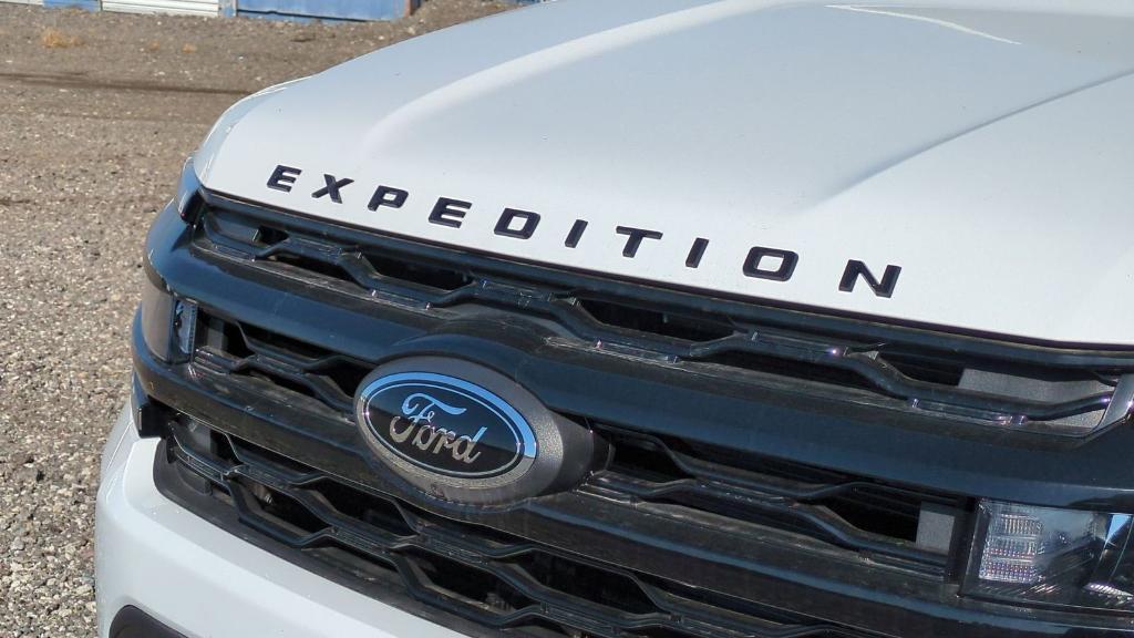 new 2024 Ford Expedition Max car, priced at $75,657