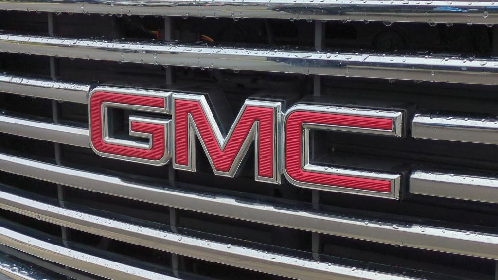 used 2020 GMC Yukon XL car, priced at $39,495