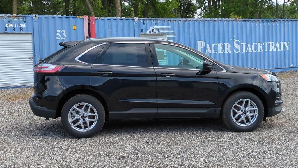 new 2024 Ford Edge car, priced at $35,911