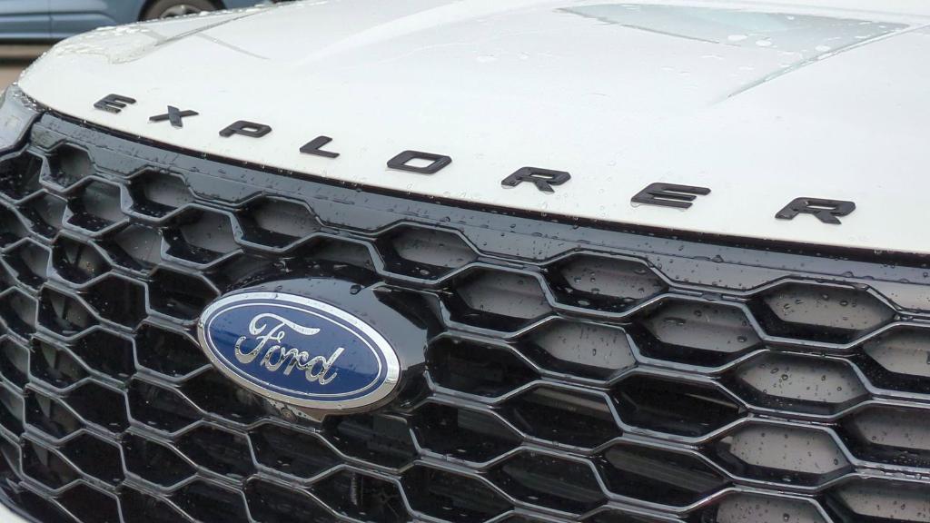 new 2025 Ford Explorer car, priced at $50,210