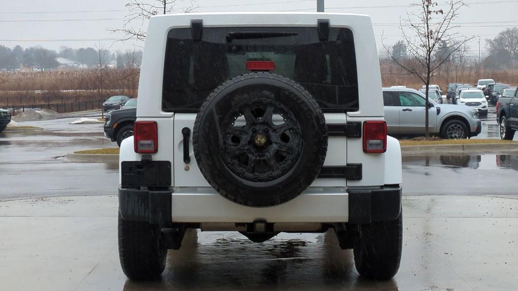 used 2015 Jeep Wrangler Unlimited car, priced at $17,995