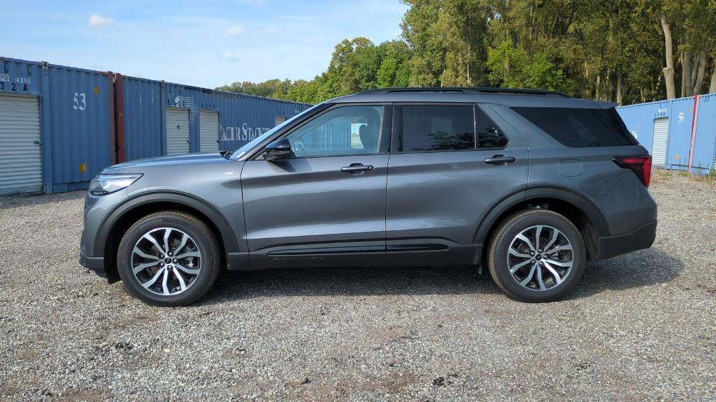 new 2025 Ford Explorer car, priced at $43,121