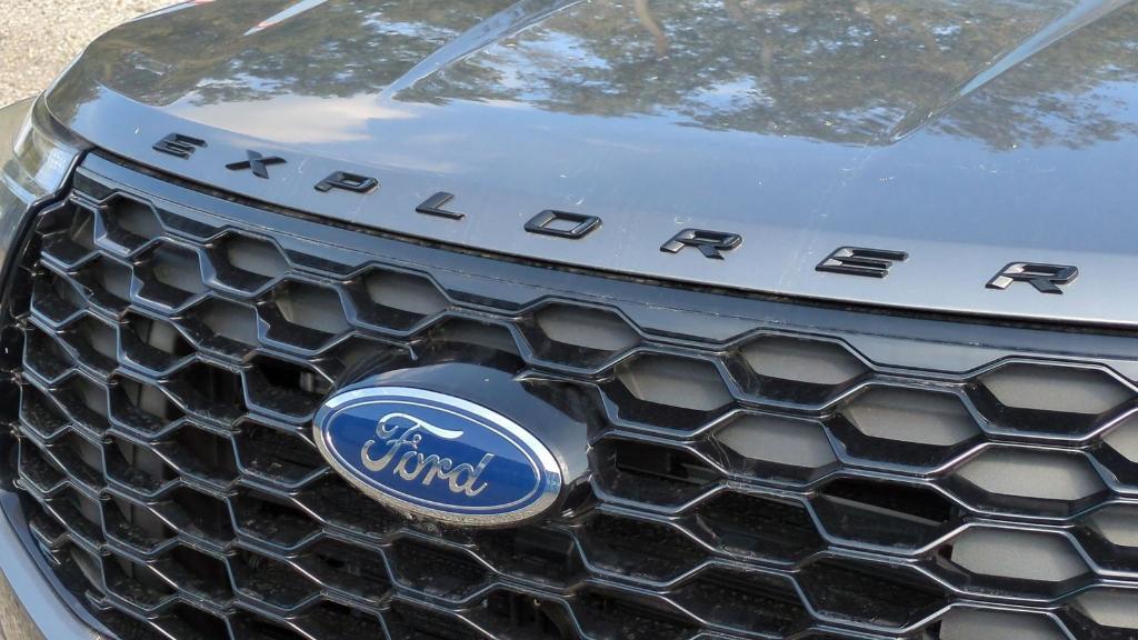 new 2025 Ford Explorer car, priced at $43,121