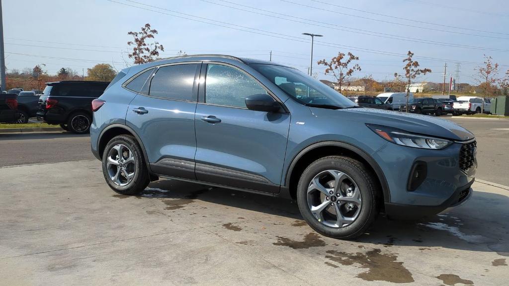 new 2025 Ford Escape car, priced at $34,560