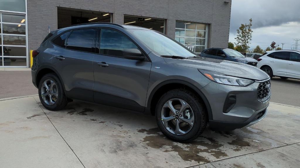 new 2025 Ford Escape car, priced at $31,060