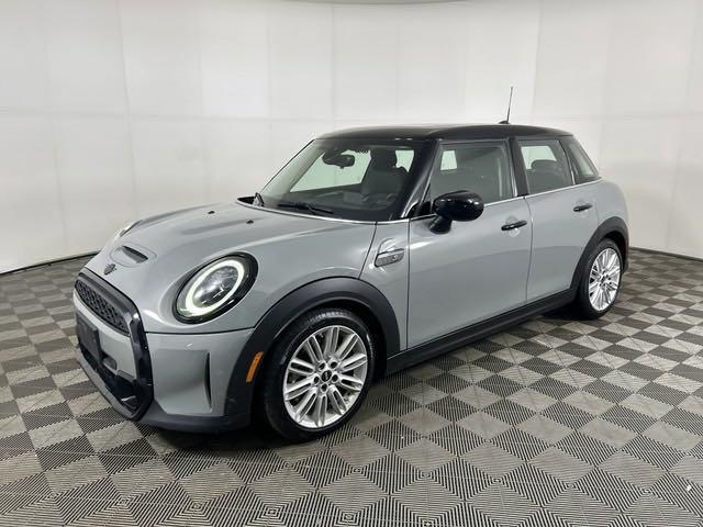 used 2022 MINI Hardtop car, priced at $20,990