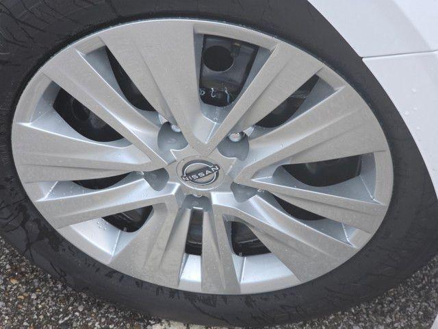 new 2025 Nissan Sentra car, priced at $21,632