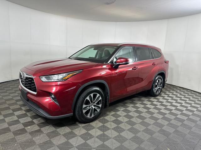 used 2020 Toyota Highlander car, priced at $30,770