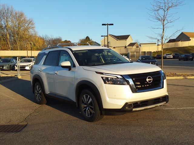 new 2025 Nissan Pathfinder car, priced at $45,371