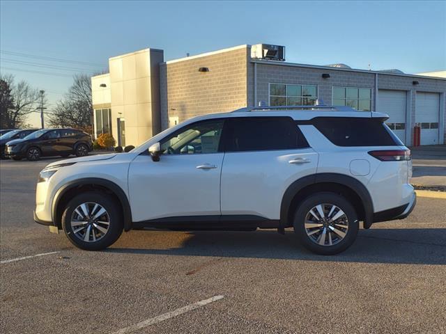 new 2025 Nissan Pathfinder car, priced at $45,371