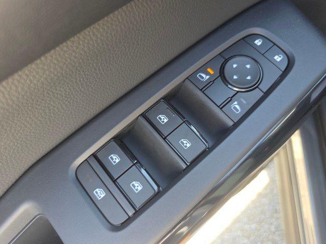 new 2025 Nissan Pathfinder car, priced at $40,831