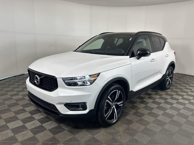 used 2020 Volvo XC40 car, priced at $23,657