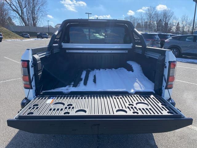 new 2024 Nissan Frontier car, priced at $40,275