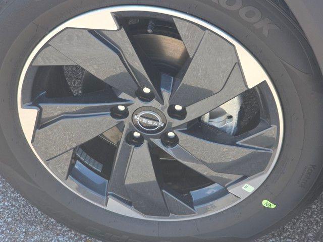 new 2025 Nissan Rogue car, priced at $31,203