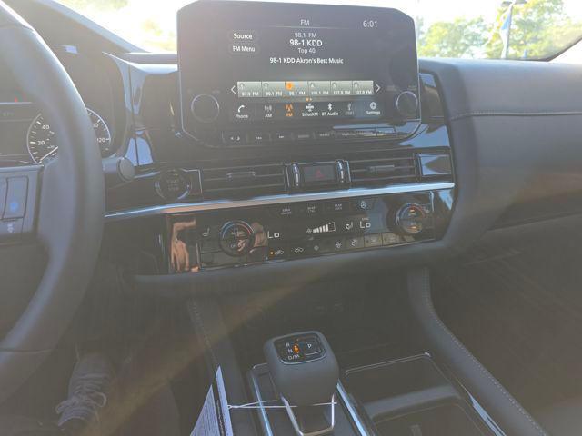 new 2025 Nissan Pathfinder car, priced at $43,487