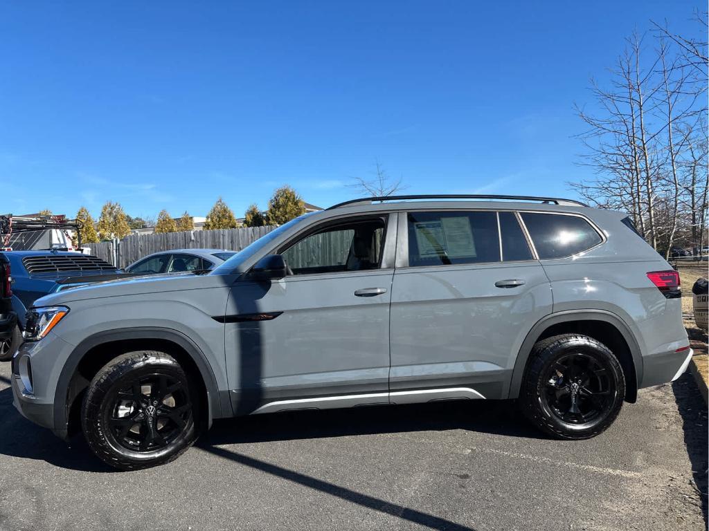 used 2024 Volkswagen Atlas car, priced at $45,935