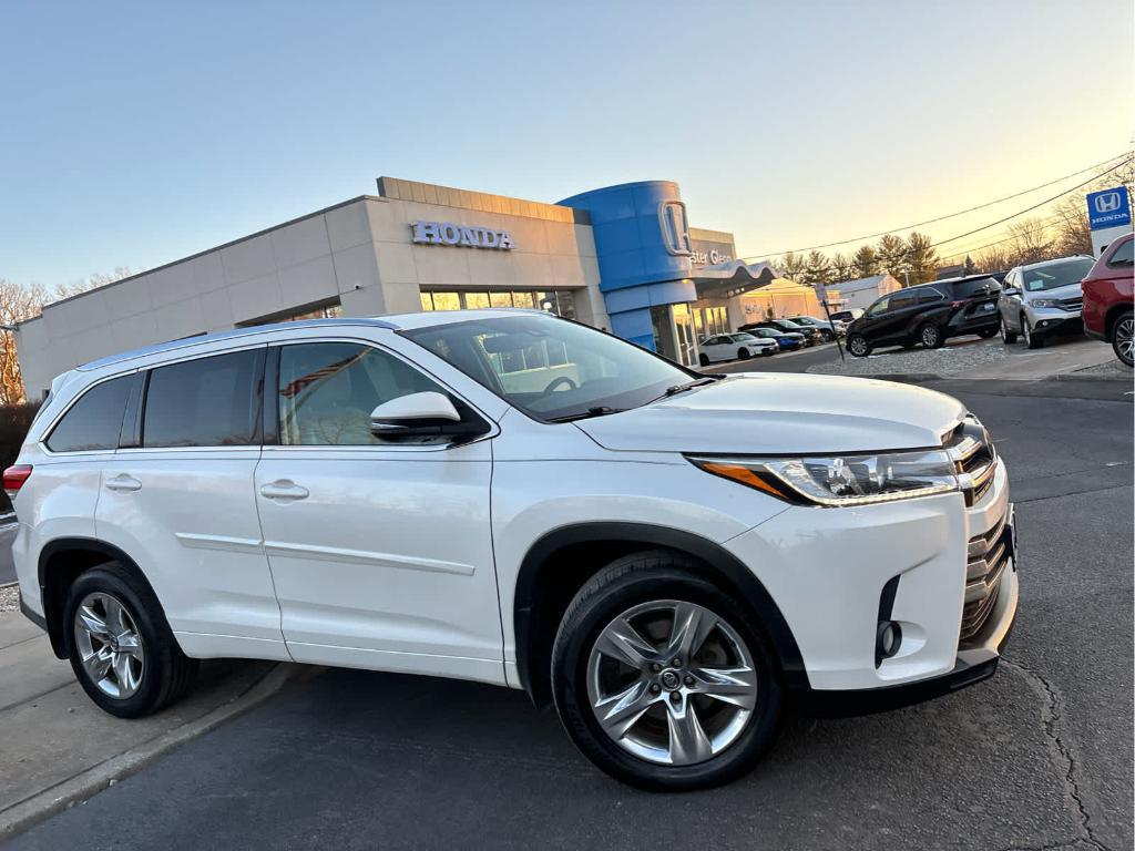 used 2017 Toyota Highlander car, priced at $24,335