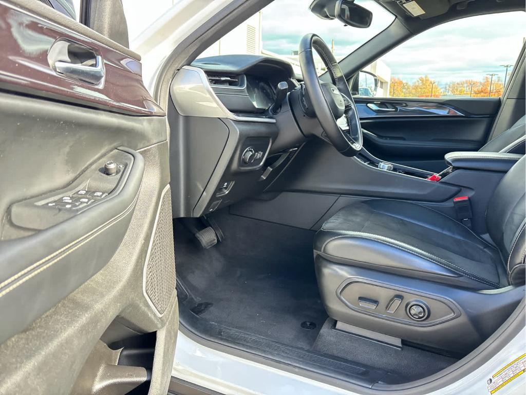 used 2022 Jeep Grand Cherokee car, priced at $28,965