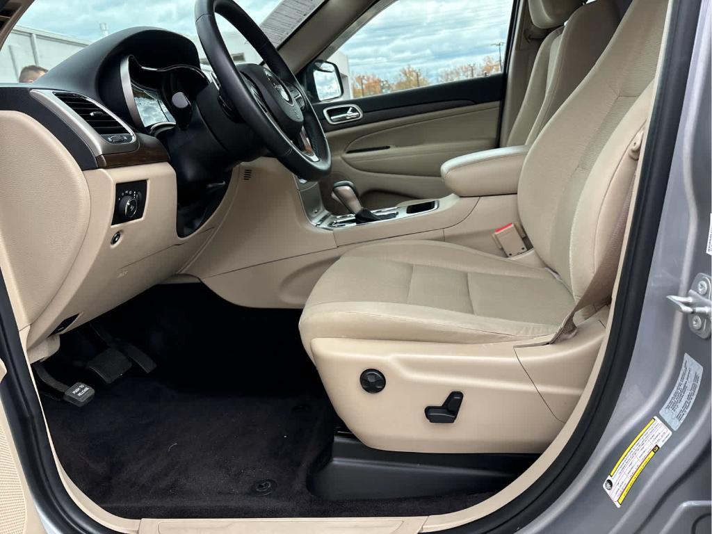 used 2017 Jeep Grand Cherokee car, priced at $11,835