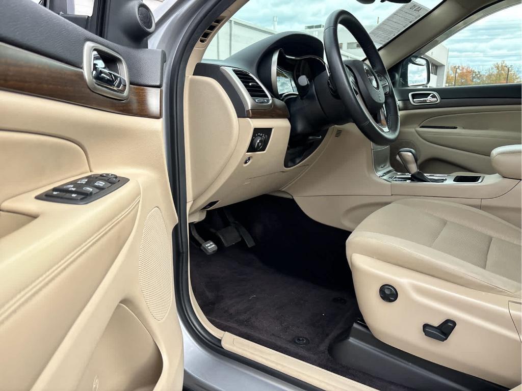 used 2017 Jeep Grand Cherokee car, priced at $11,835